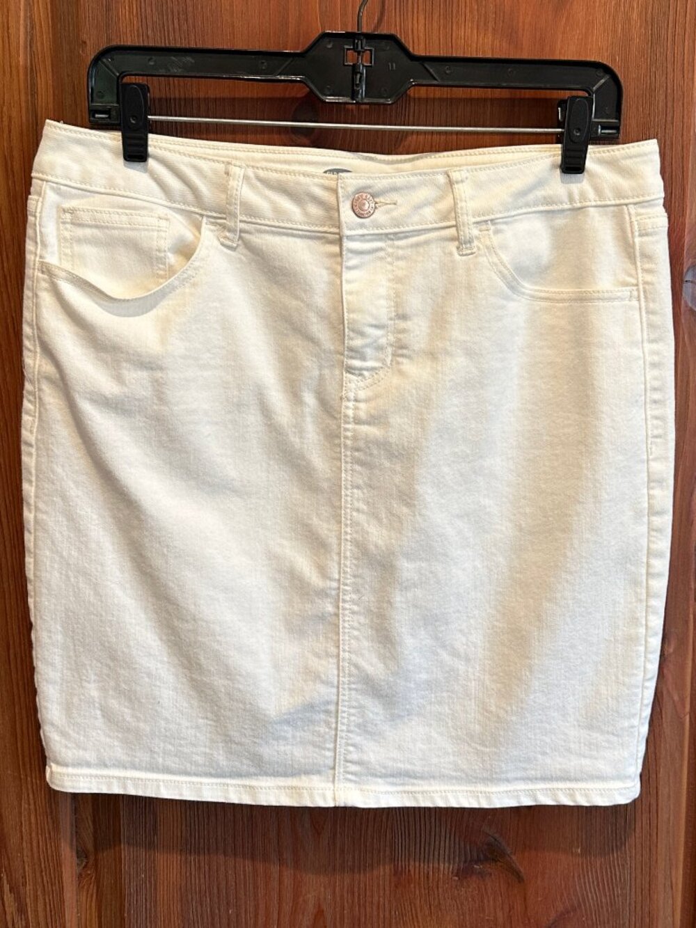 OLD NAVY Women's White Stretch Denim Pencil Skirt - Size 8